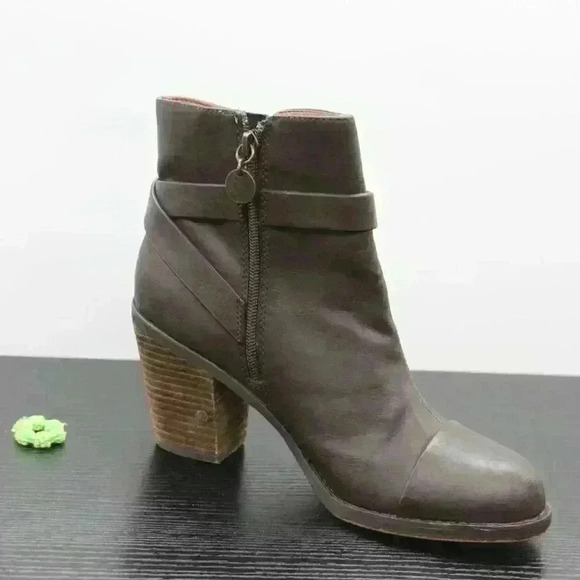 Anne Taylor Loft Women's Brown Leather Buckle Boot - Picture 3 of 11